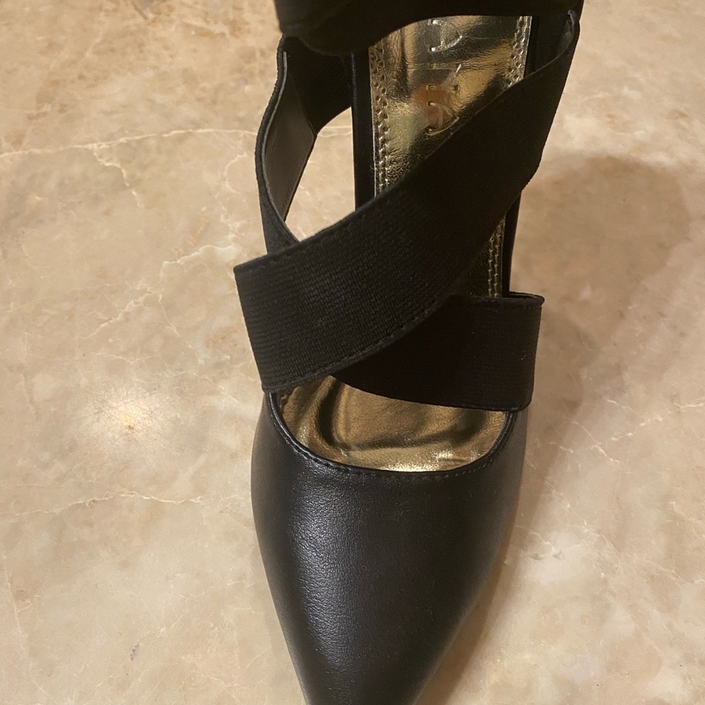 Liliana Black Heels - Picture 5 of 11